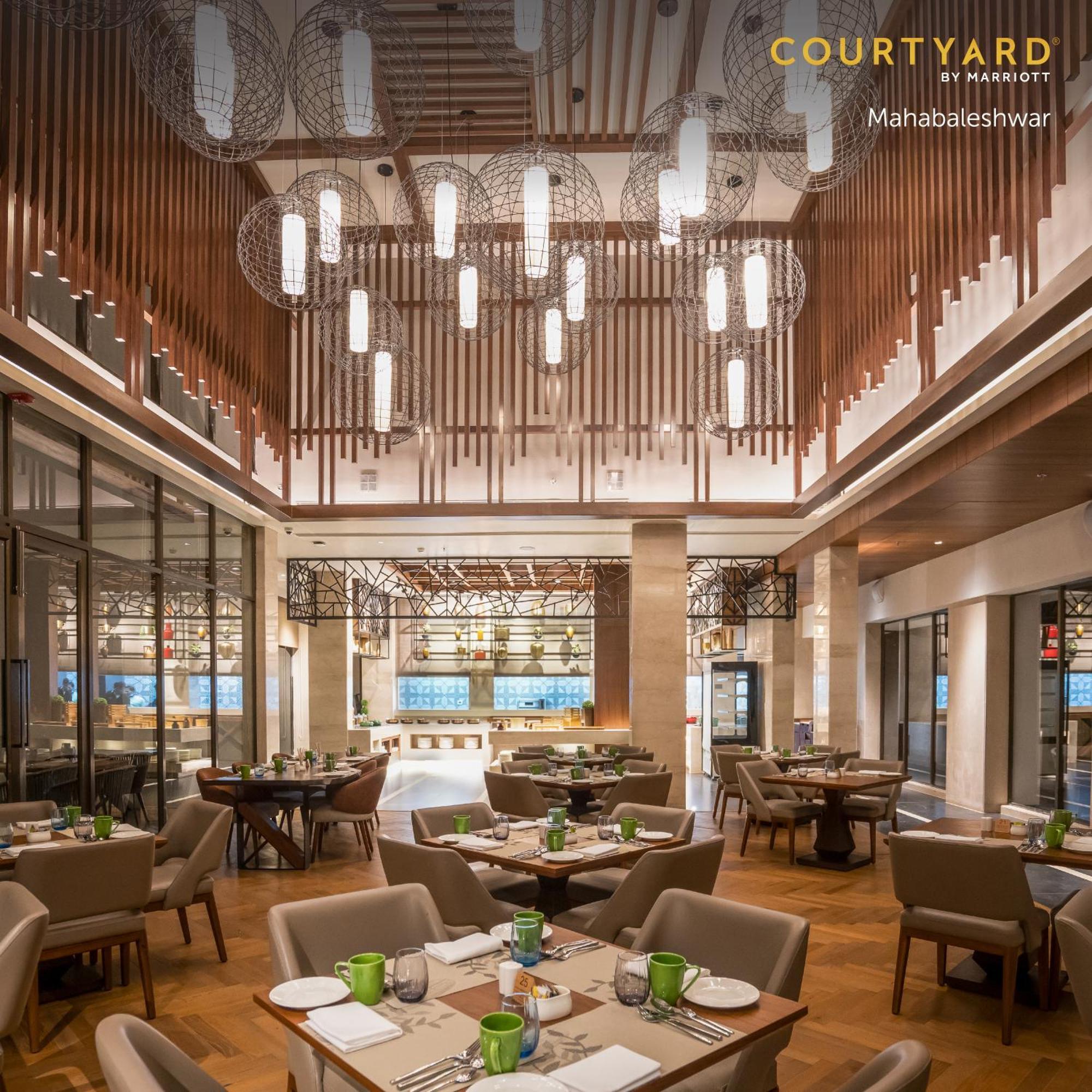 Courtyard By Marriott Mahabaleshwar Hotel Buitenkant foto