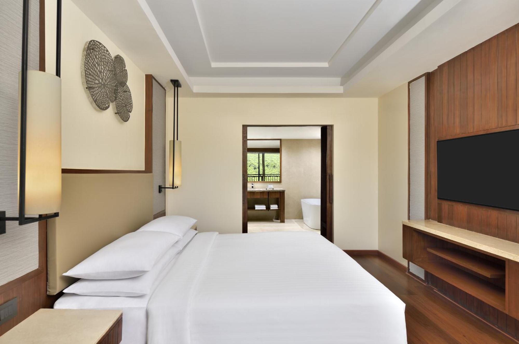 Courtyard By Marriott Mahabaleshwar Hotel Buitenkant foto