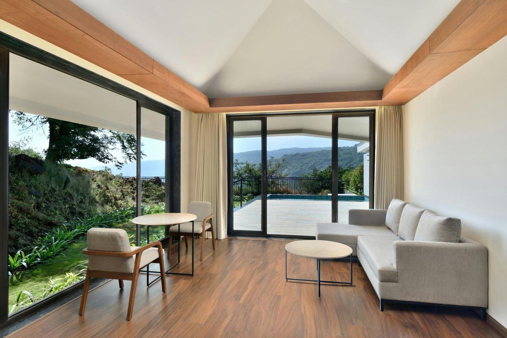 Courtyard By Marriott Mahabaleshwar Hotel Buitenkant foto