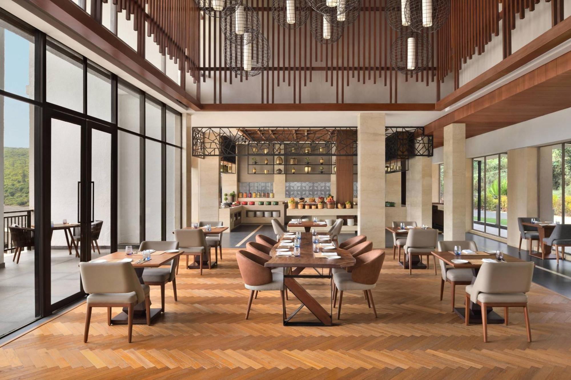 Courtyard By Marriott Mahabaleshwar Hotel Buitenkant foto