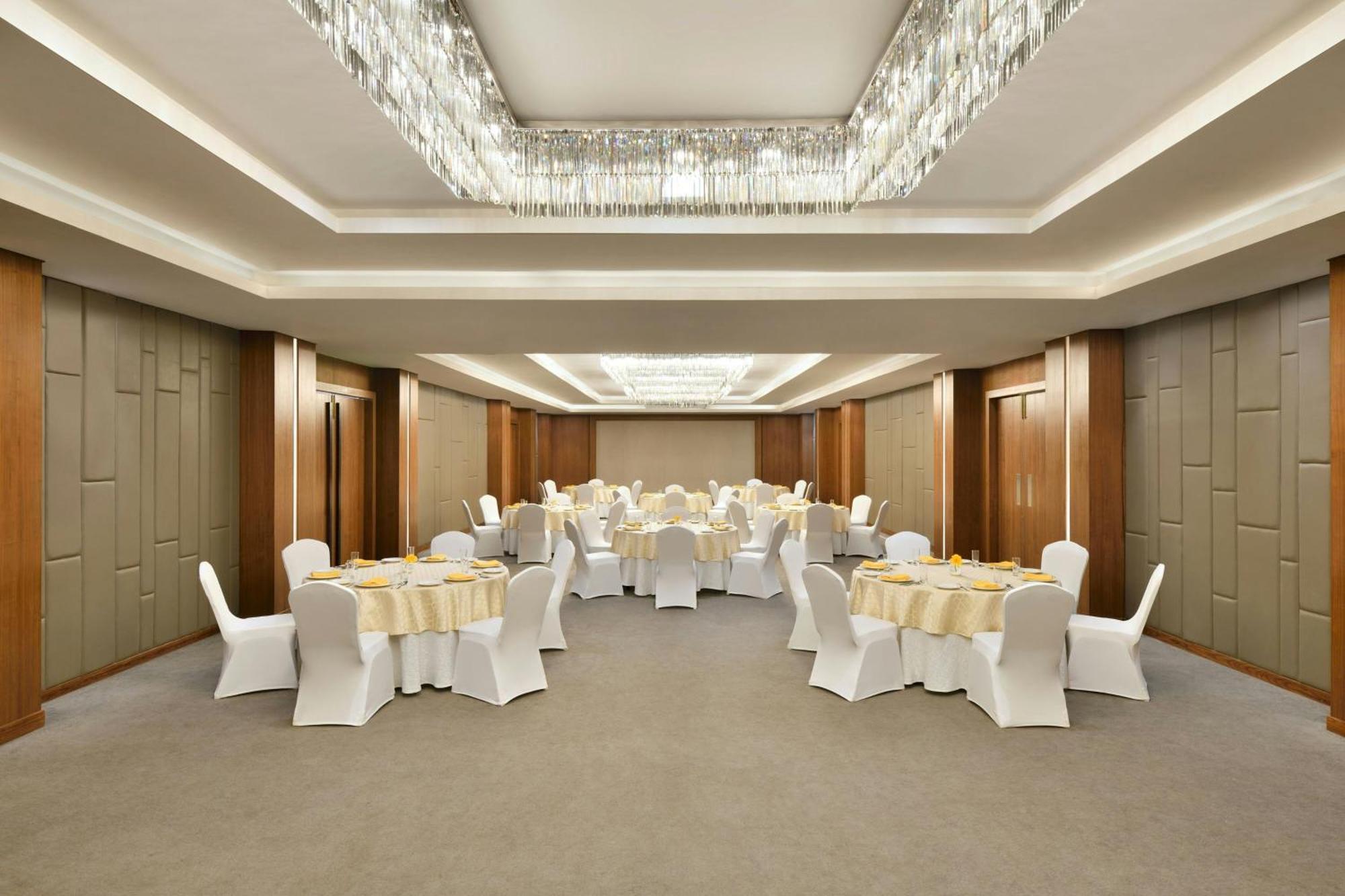 Courtyard By Marriott Mahabaleshwar Hotel Buitenkant foto