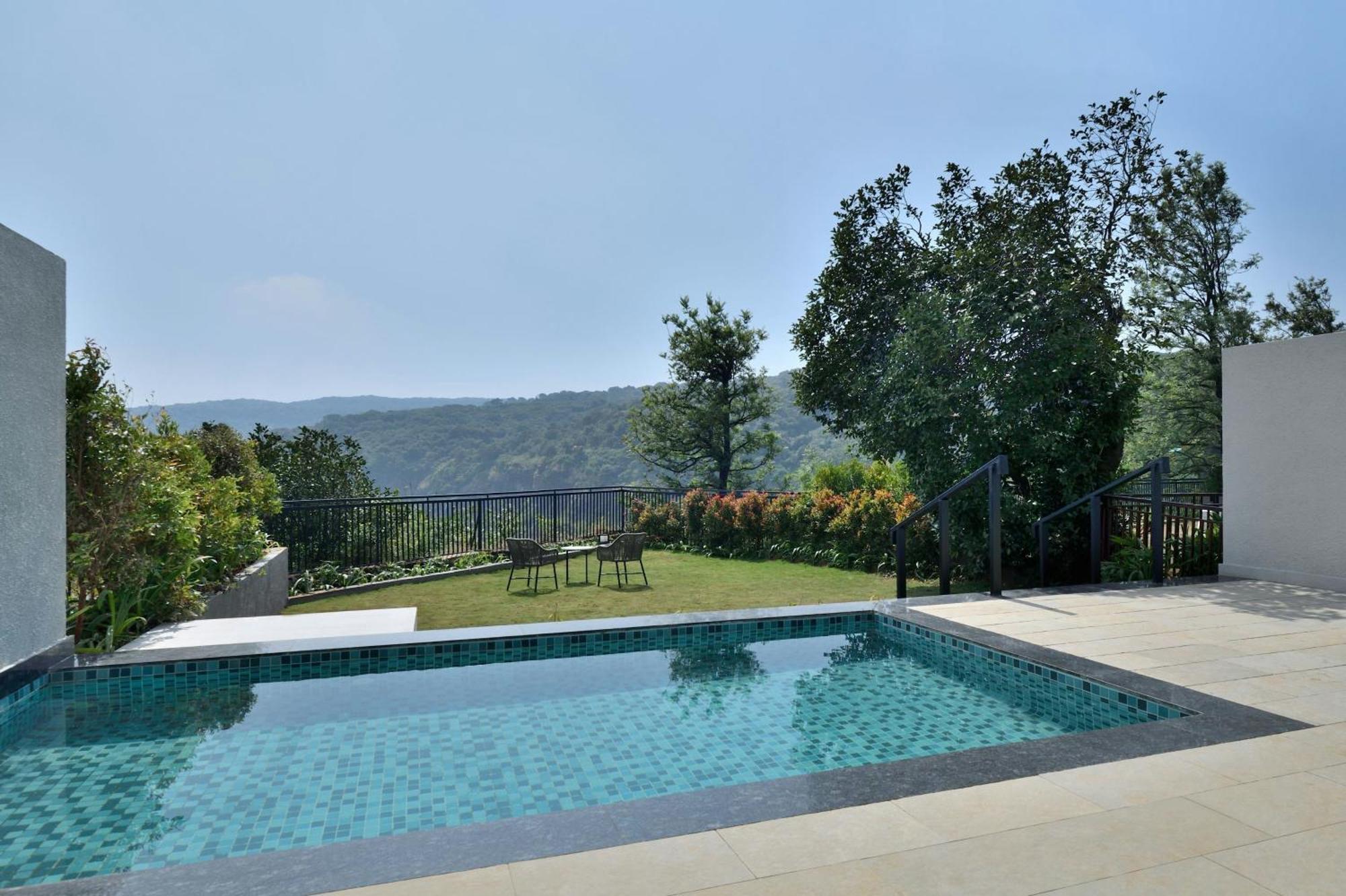 Courtyard By Marriott Mahabaleshwar Hotel Buitenkant foto