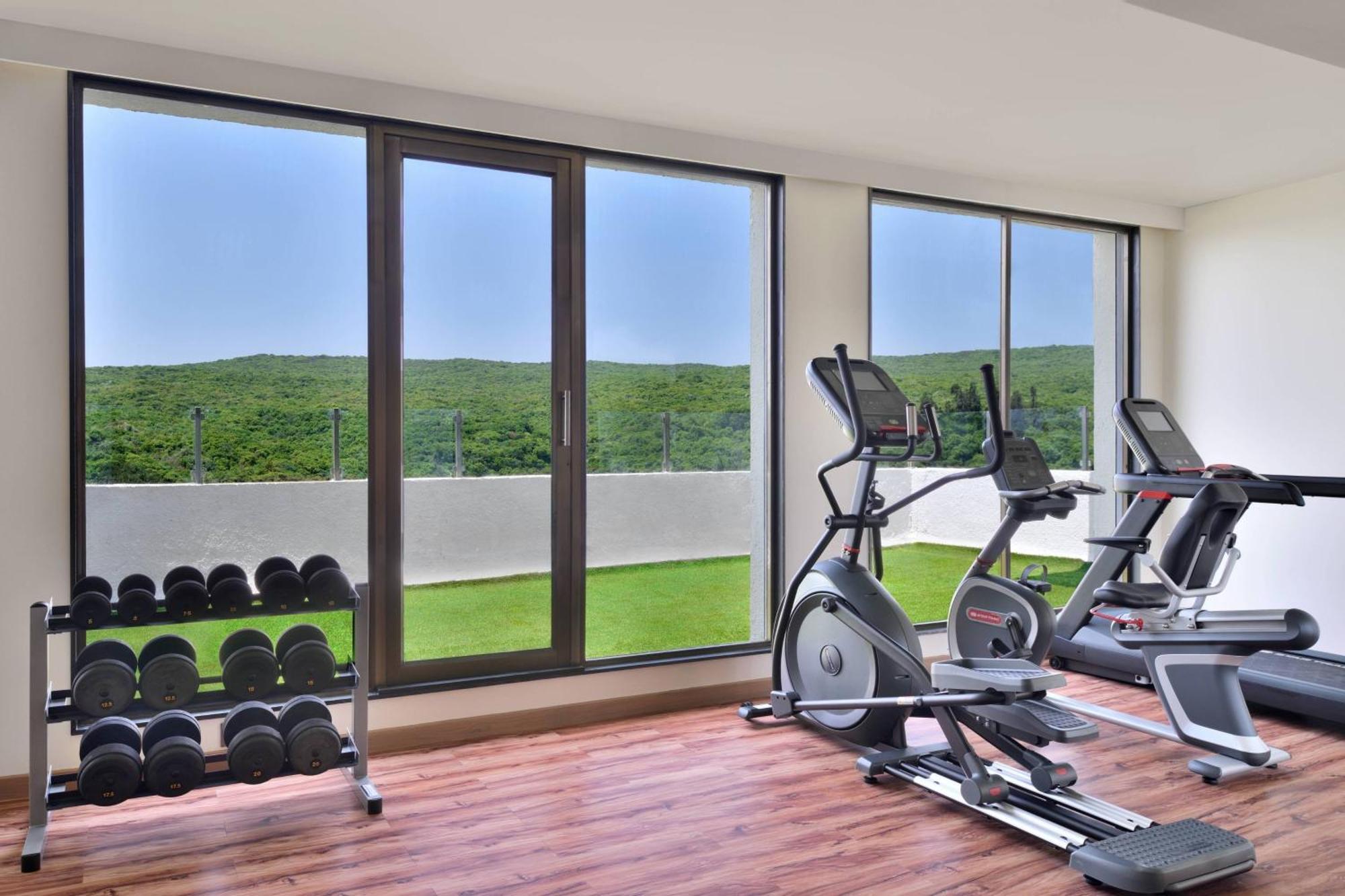 Courtyard By Marriott Mahabaleshwar Hotel Buitenkant foto