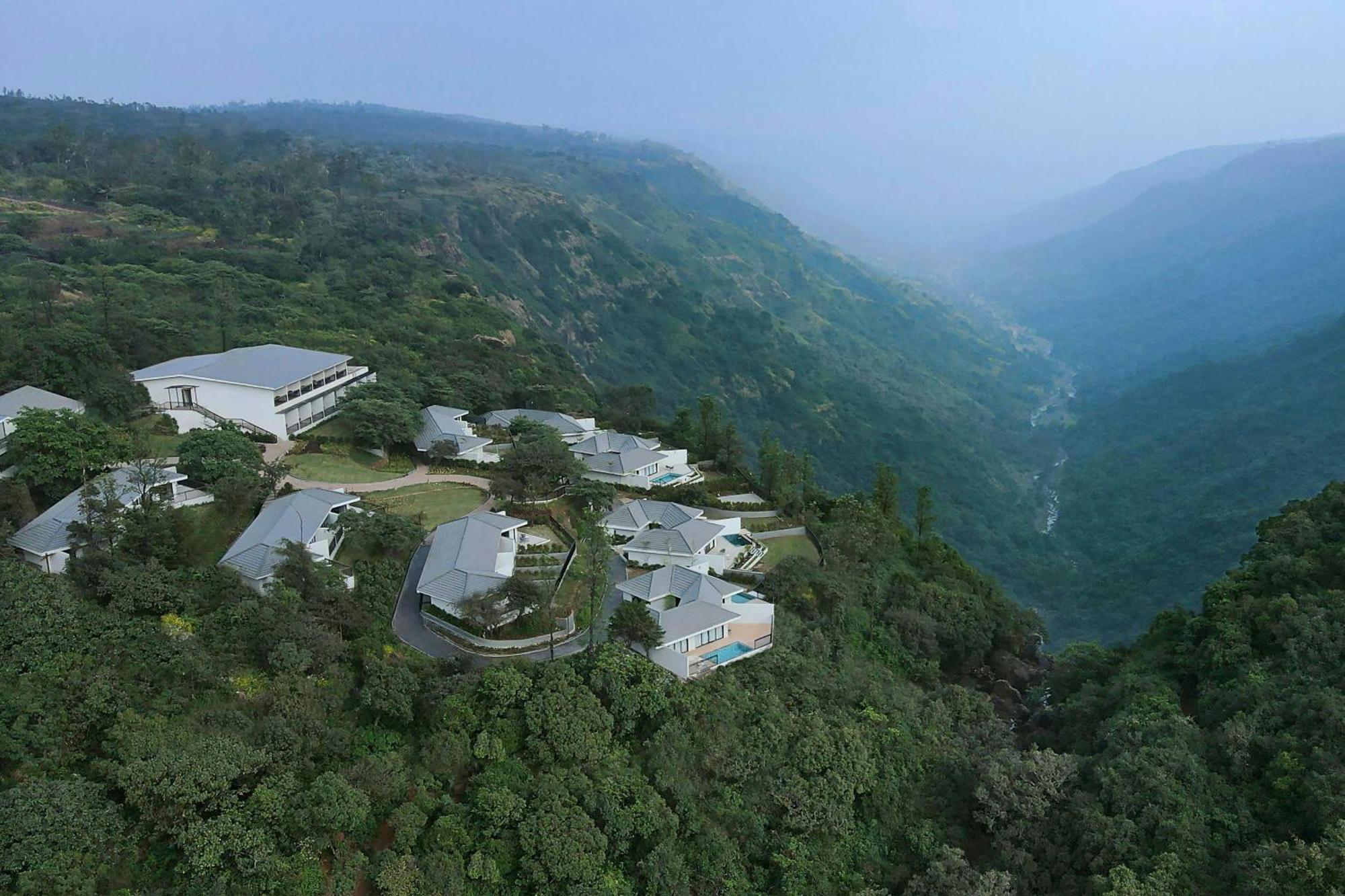 Courtyard By Marriott Mahabaleshwar Hotel Buitenkant foto