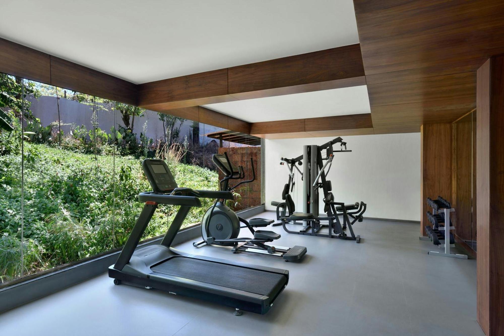 Courtyard By Marriott Mahabaleshwar Hotel Buitenkant foto