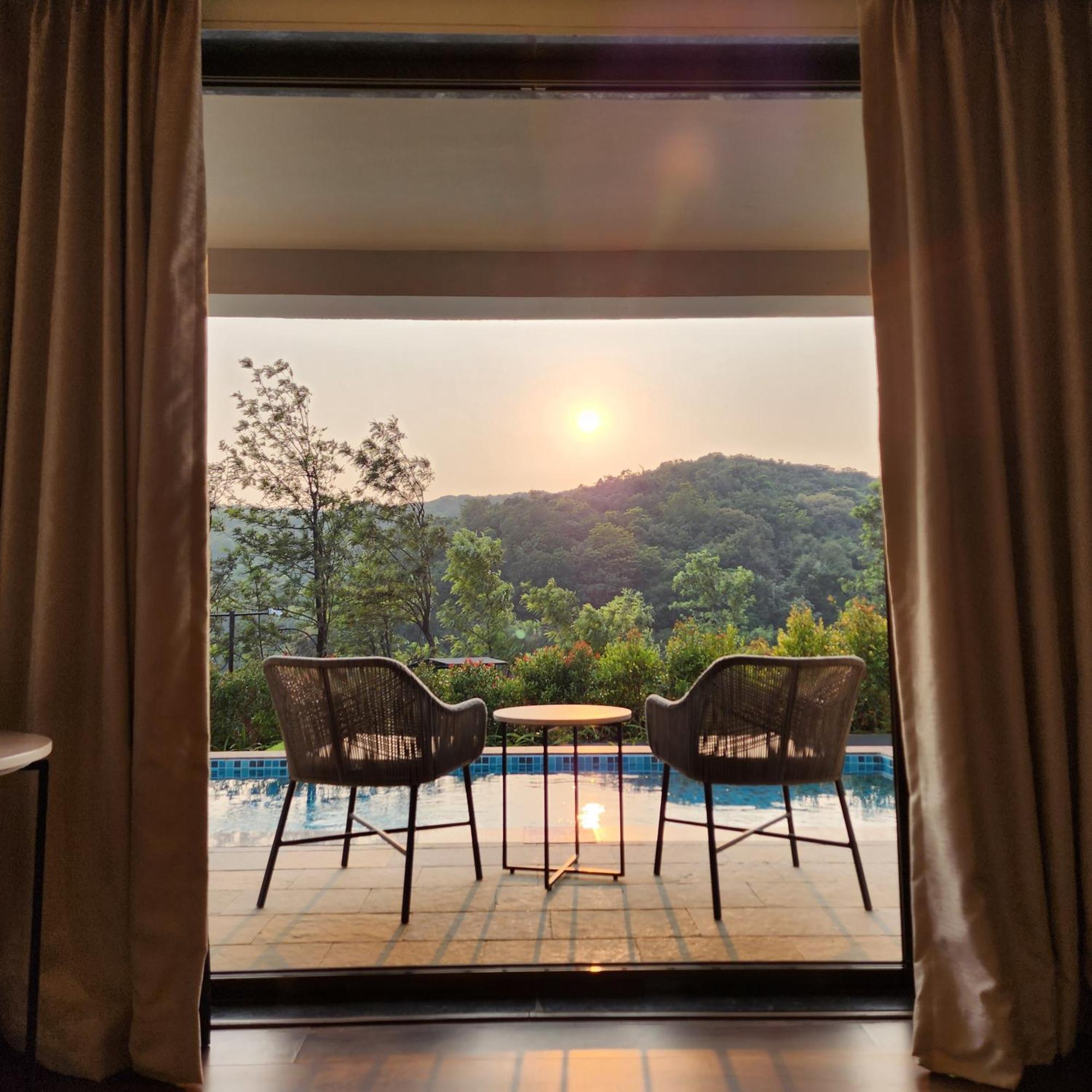 Courtyard By Marriott Mahabaleshwar Hotel Buitenkant foto